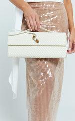Krizza Bag - Woven Clutch Bag in White
