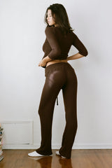 THE CINNAMON GIRL SWEATS