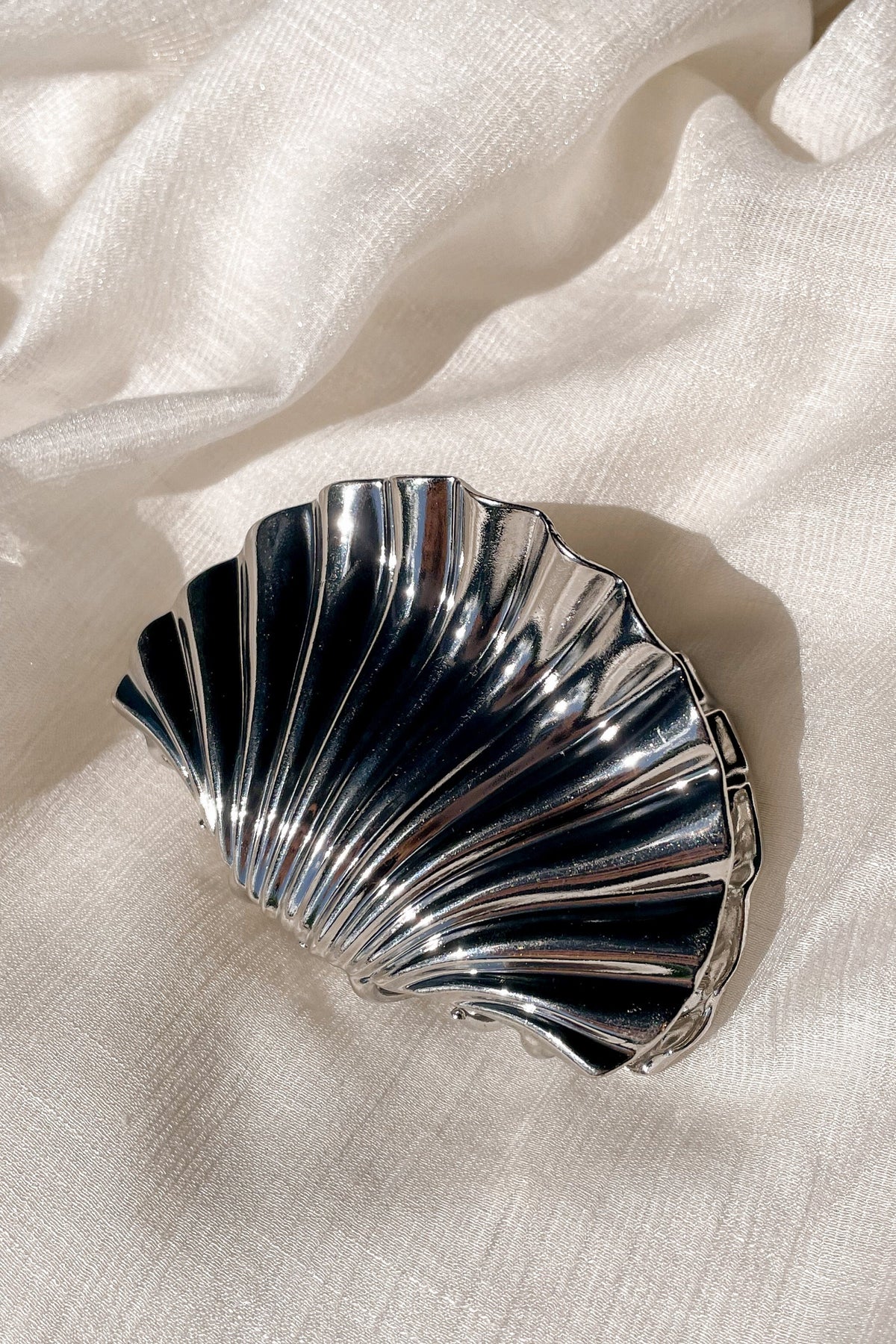 Shellora Hair Claw