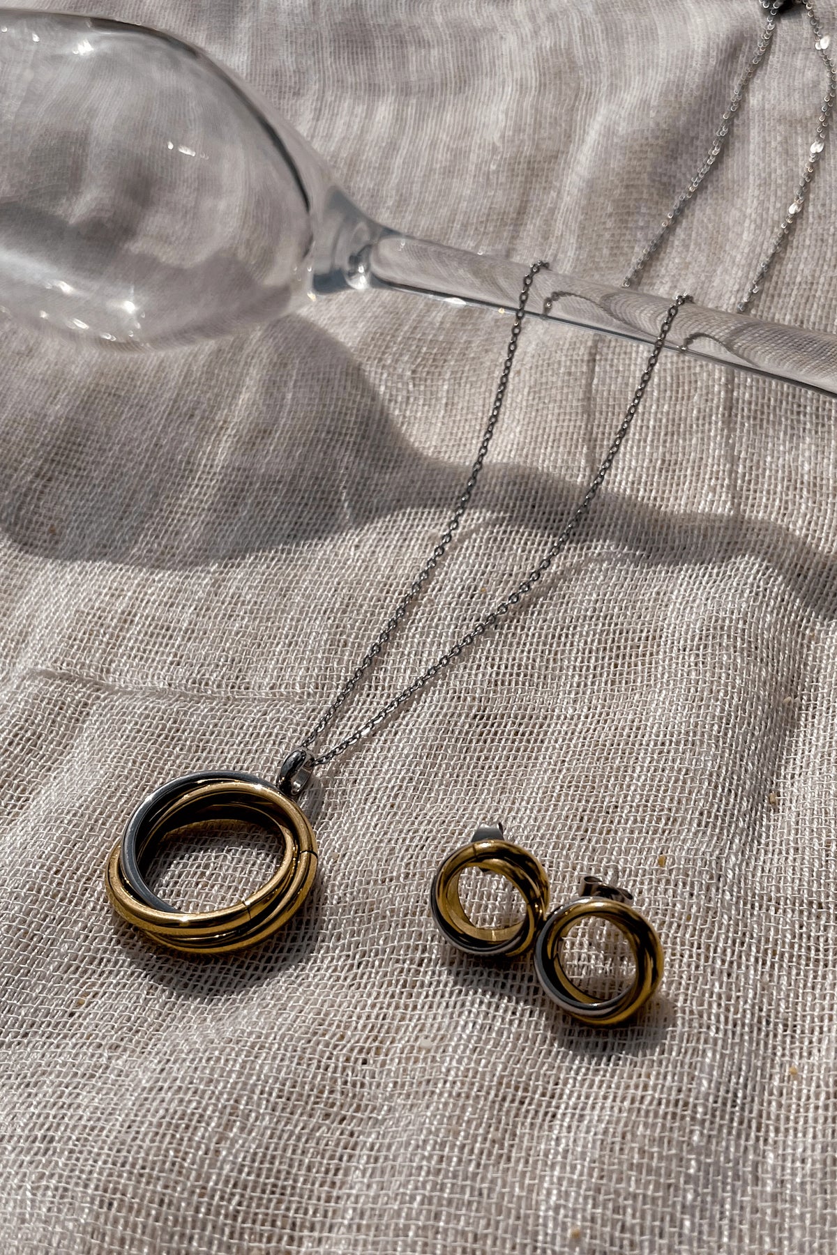 Diora Necklace Set